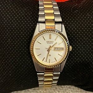 Vintage Ladies Seiko Sq Quartz Watch 2a23-0039 R Two Toned Stainless